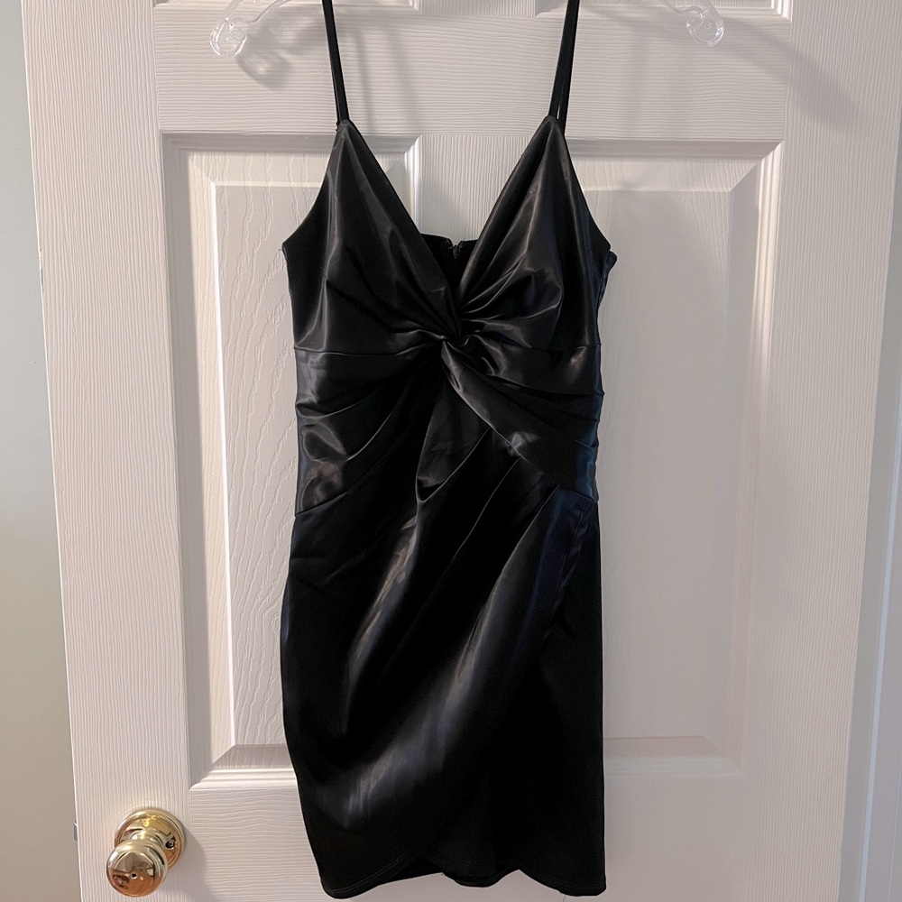 “Gimme the Twist” Black Bodycon Dress